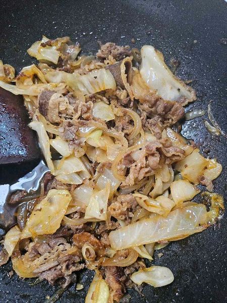 牛バラとキャベツの炒め物2のサムネイル