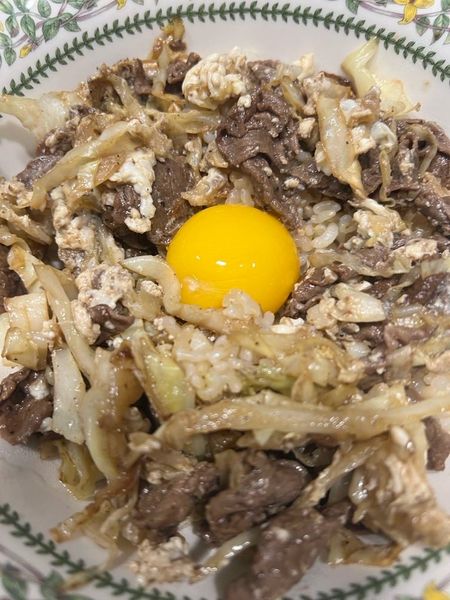 ウデ肉丼のサムネイル