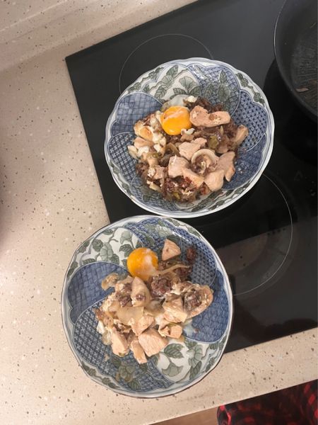鶏むね肉と玉ねぎの卵丼のサムネイル