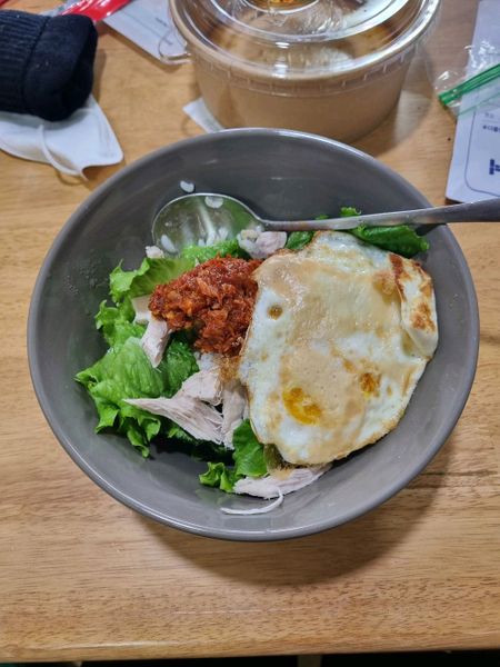 상추 닭가슴살 비빔밥의 썸네일