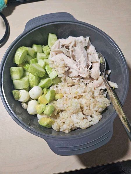 닭가슴살 오이덮밥의 썸네일