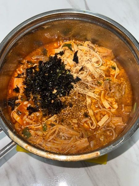 두부면 장칼국수의 썸네일