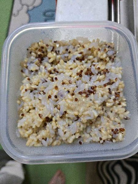 発芽玄米キヌアこんにゃくご飯のサムネイル