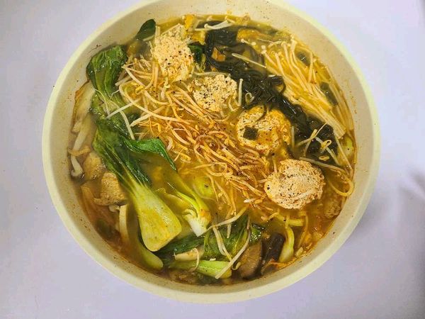 マーラータン（鶏むね肉、絹ごし豆腐、海藻麺）のサムネイル