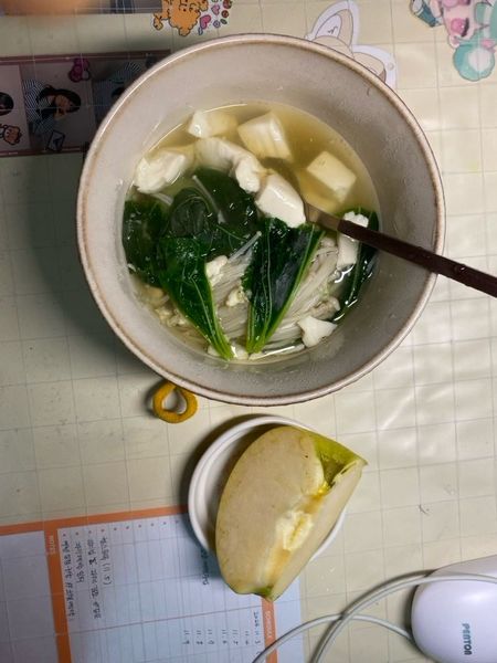 チンゲン菜とモロヘイヤのスープのサムネイル