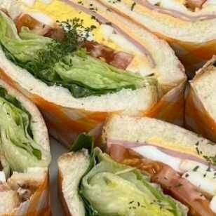 통밀빵 햄치즈 샌드위치 의 썸네일