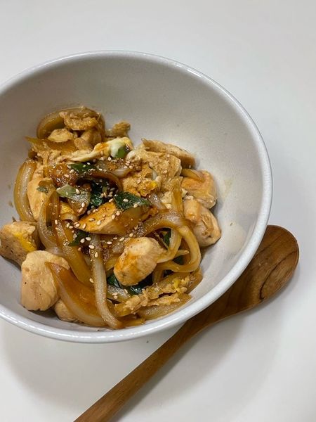 鶏むね肉と卵の丼ぶり！のサムネイル