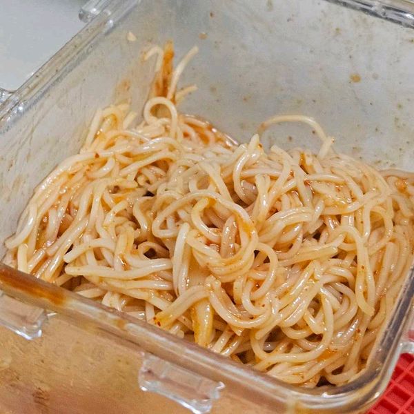 김치비빔국수의 썸네일