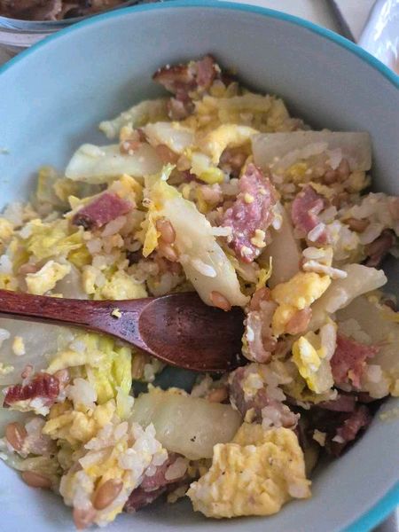 燻製鴨白菜卵チャーハンのサムネイル