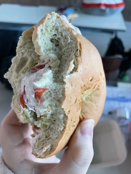 바질토마토 베이글 냠의 썸네일