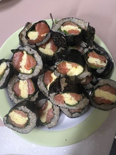 연어현미김밥의 썸네일