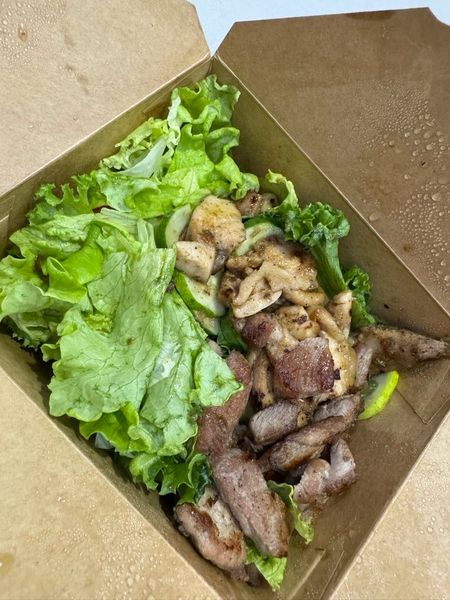 이너프 샐러드 (오이 닭다리살 방토)의 썸네일