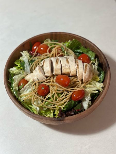 ルッコラとバジルのパスタサラダのサムネイル