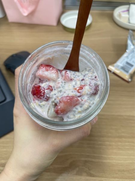 イチゴオーバーナイトオートミール豆乳バージョンのサムネイル