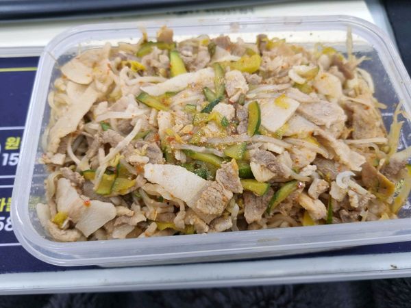 숙주 앞다리살 곤약면볶음의 썸네일