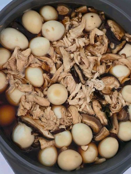닭안심메추리알표고장조림의 썸네일