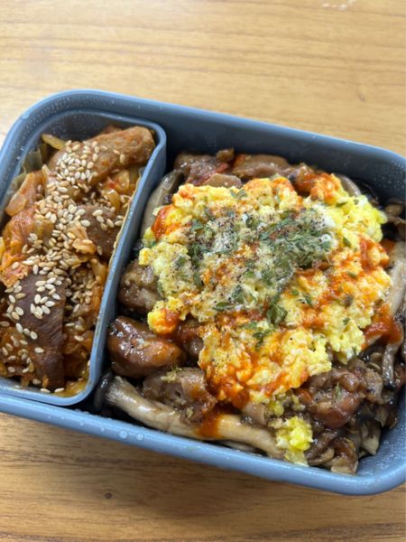 鶏肉と卵の丼のサムネイル