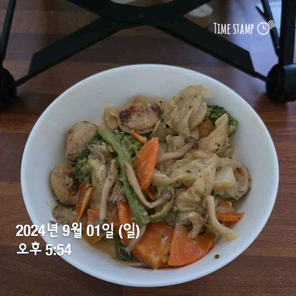크림스튜 with 소세지의 썸네일