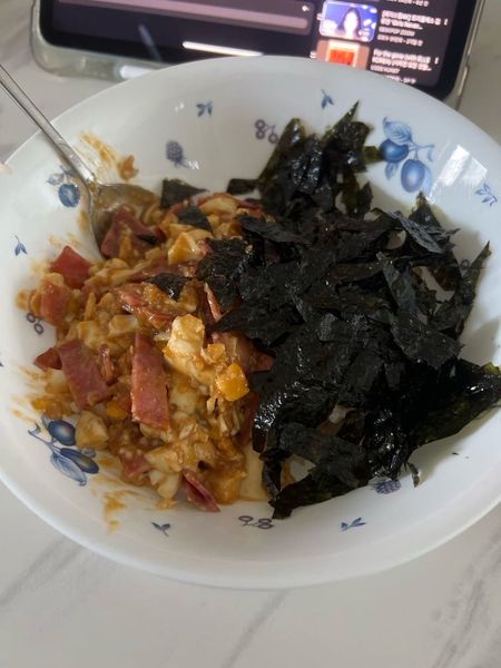 卵とベーコンの丼ぶりのサムネイル