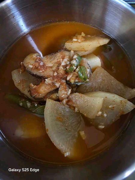 🫕 赤い味！大根の煮物のサムネイル