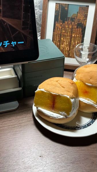 ピーチヨーグルト生クリームディナーロールのサムネイル
