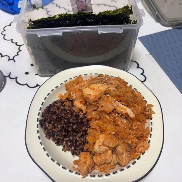 白菜キムチと鶏むね肉の炒め物のサムネイル