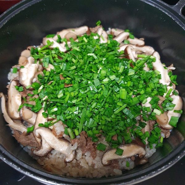 한우표고솥밥!의 썸네일