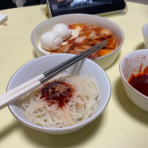콩담백면 비빔면+삶은 계란의 썸네일