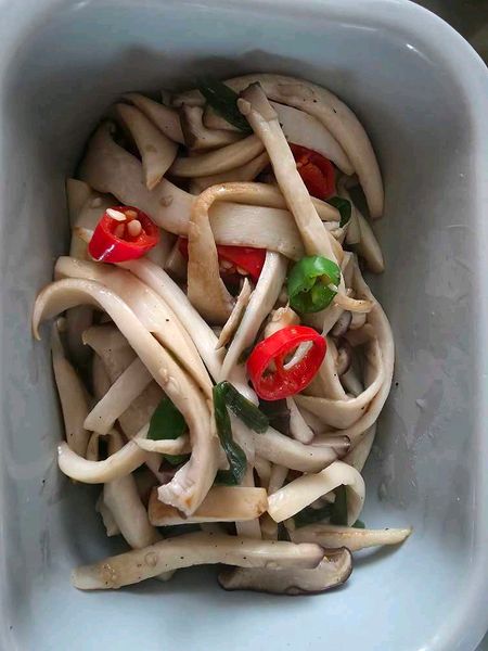 🌶 エリンギのピリ辛炒めのサムネイル