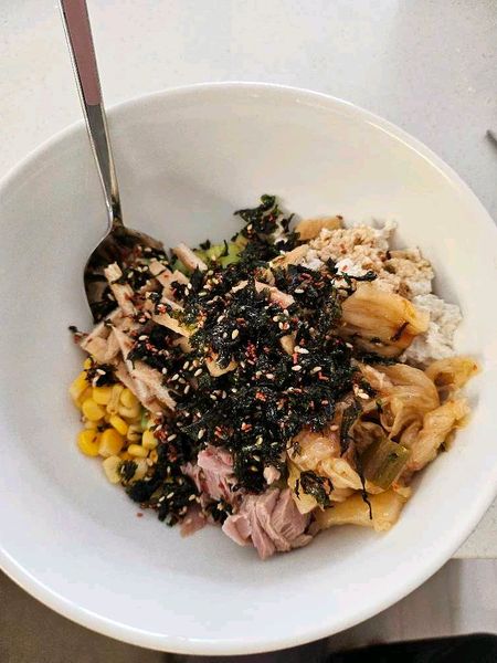 熟成キムチ・豆腐・きゅうり・ツナのビビンバのサムネイル