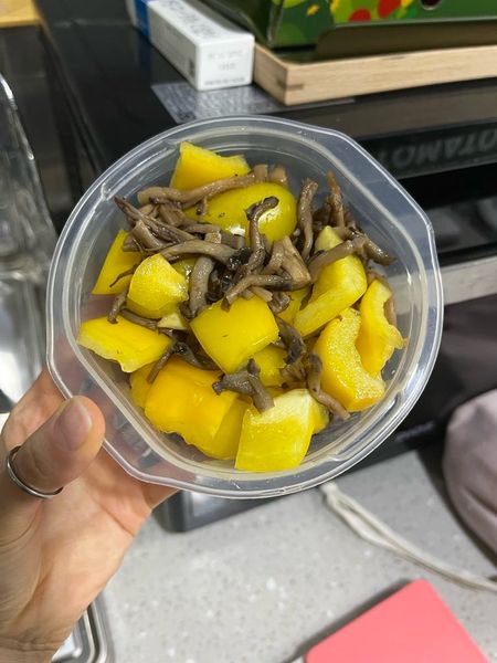 ヒラタケとカキタケの炒め物のサムネイル