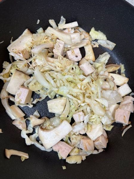 Thumbnail of Stir-fried Chicken Breast, Cabbage, and Mushrooms