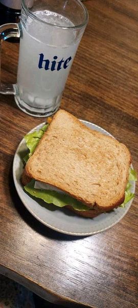 수제 계란 맛살 샌드위치의 썸네일