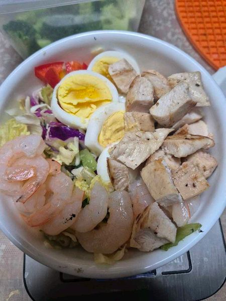 エビ・卵・鶏肉のポケボウルのサムネイル