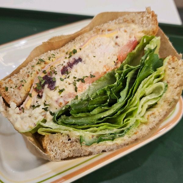 クランベリーチキン胸肉サンドイッチのサムネイル