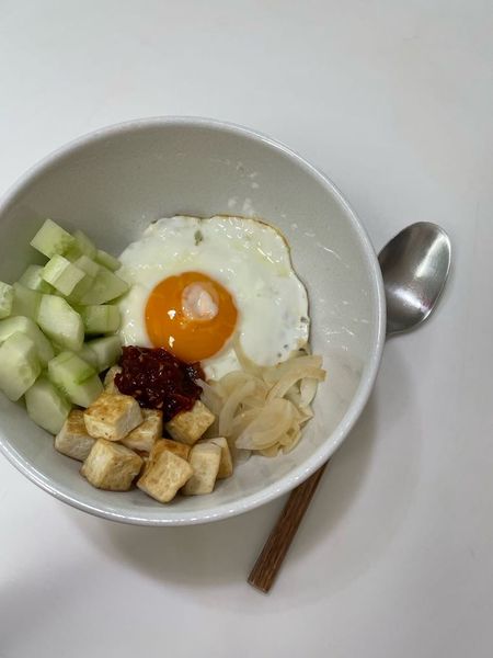 매운오이두부비빔밥의 썸네일