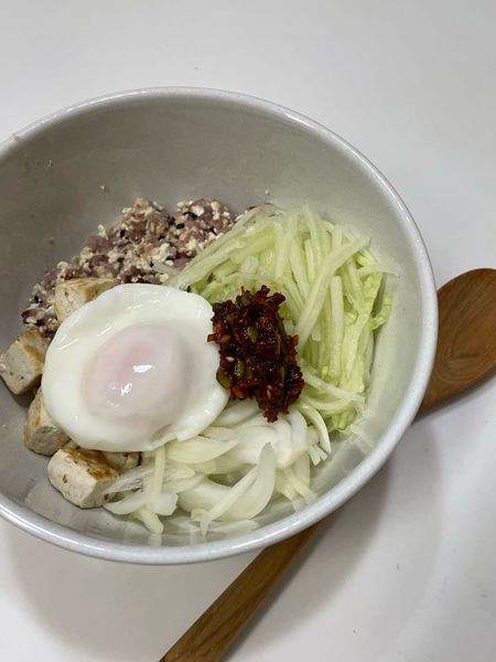 ピリ辛きゅうり豆腐ビビンバ（2）のサムネイル