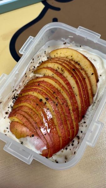 りんごとピーナッツバターのサムネイル