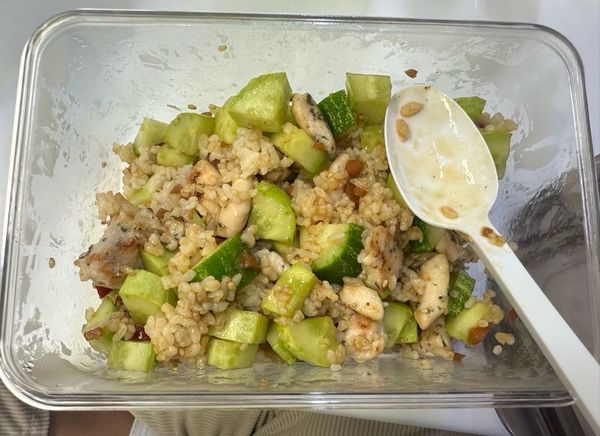 오이 닭가슴살 현미비빔밥의 썸네일
