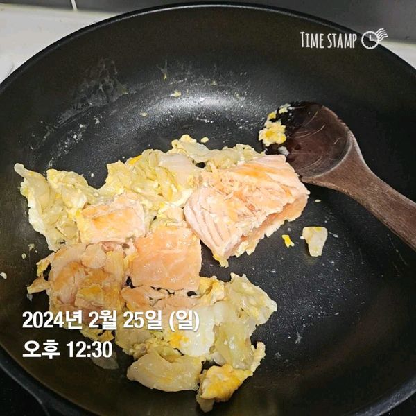 양배추 연어 계란 연두 볶음의 썸네일