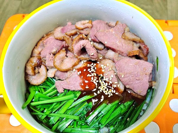 오리부추덮밥의 썸네일