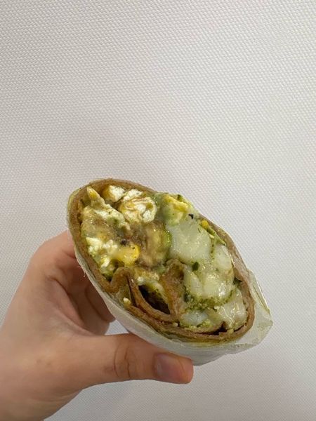 바질아보카도새우또띠아랩의 썸네일