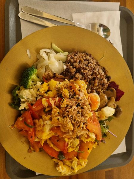 그라츠 토마토 오믈렛 베이컨 샐러드의 썸네일