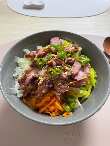 スモークダックと野菜蒸しビビンバのサムネイル