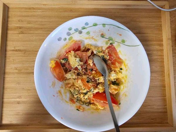 トマトと卵の炒め物（フライパン）のサムネイル