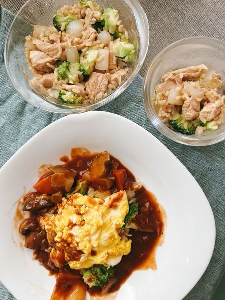 ブロッコリーと玉ねぎとささみの醤油煮チャーハンのサムネイル