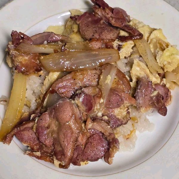 훈제 오리고기 계란덮밥의 썸네일