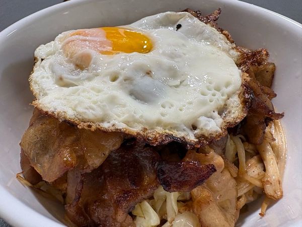 薄切りサムギョプサル丼のサムネイル