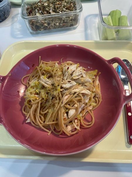 キャベツと鶏むね肉のパスタのサムネイル
