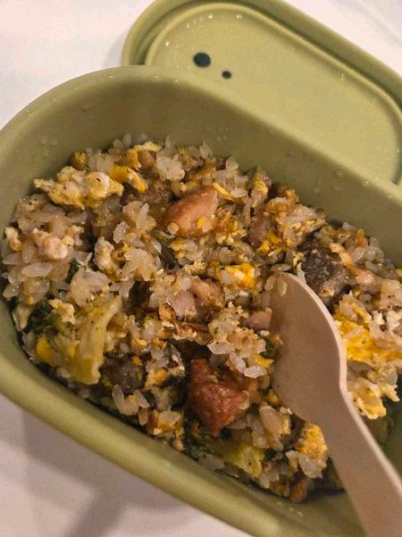 卵とこんにゃくのチャーハンのサムネイル